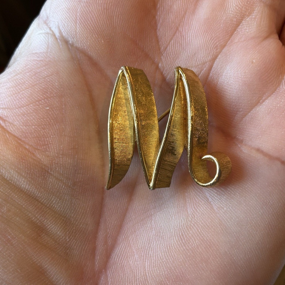 Vtg. Crown Trifari Textured Gold Tone Initial Letter‎ M or Initial W Brooch Pin